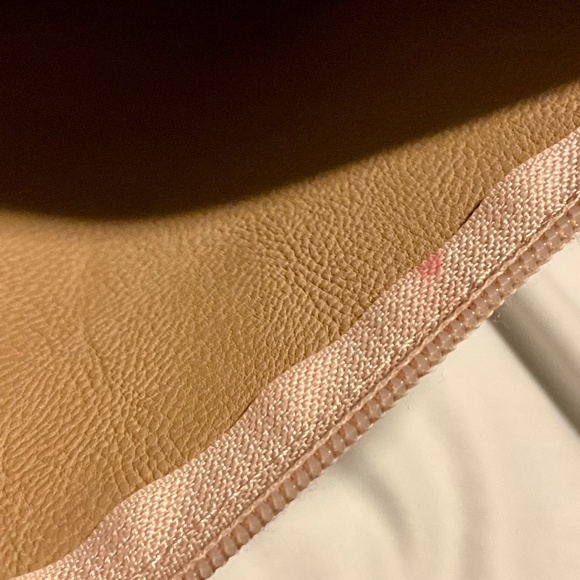 Calvin Klein Rose Gold/Pink Wristlet - Good Condition - 9 inches - Picture 3 of 6